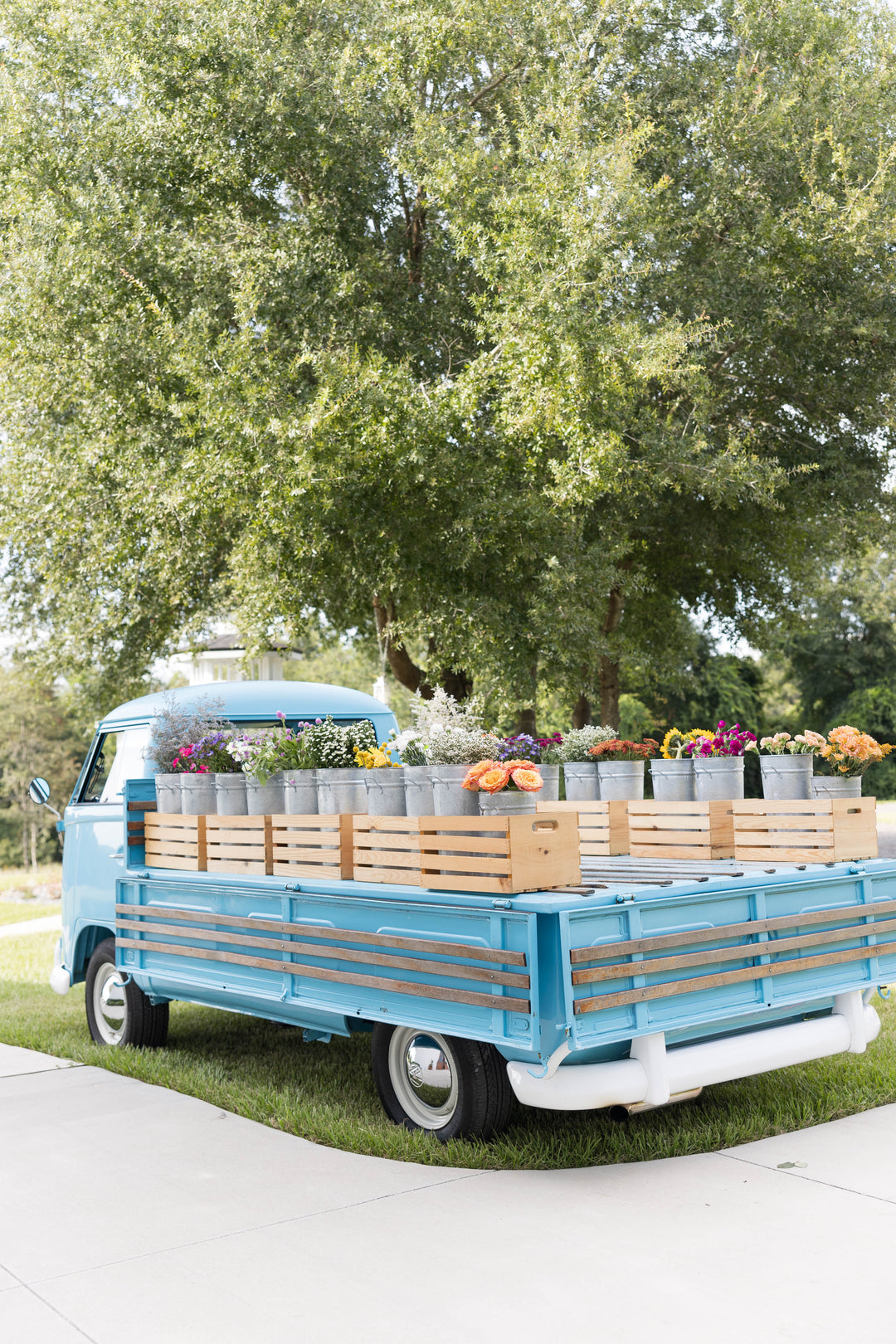 Our retail Vintage Volkswagen Bus – RootsandFlora